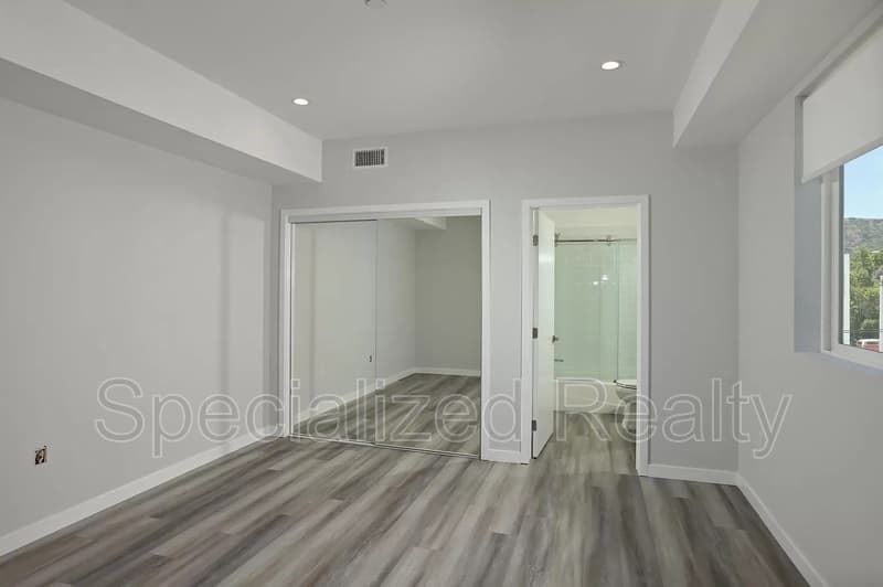 Los Angeles Townhome: 1406 Eagle Vista Drive