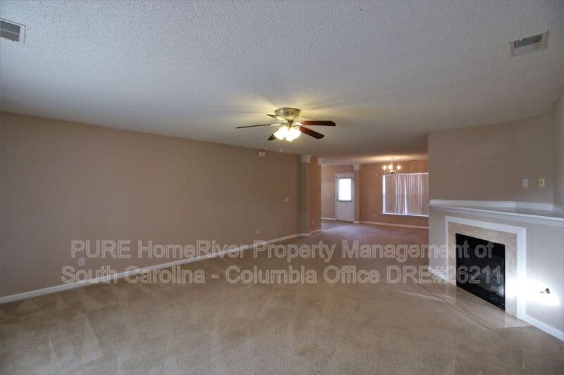 Columbia House: 581 Heron Glen Dr