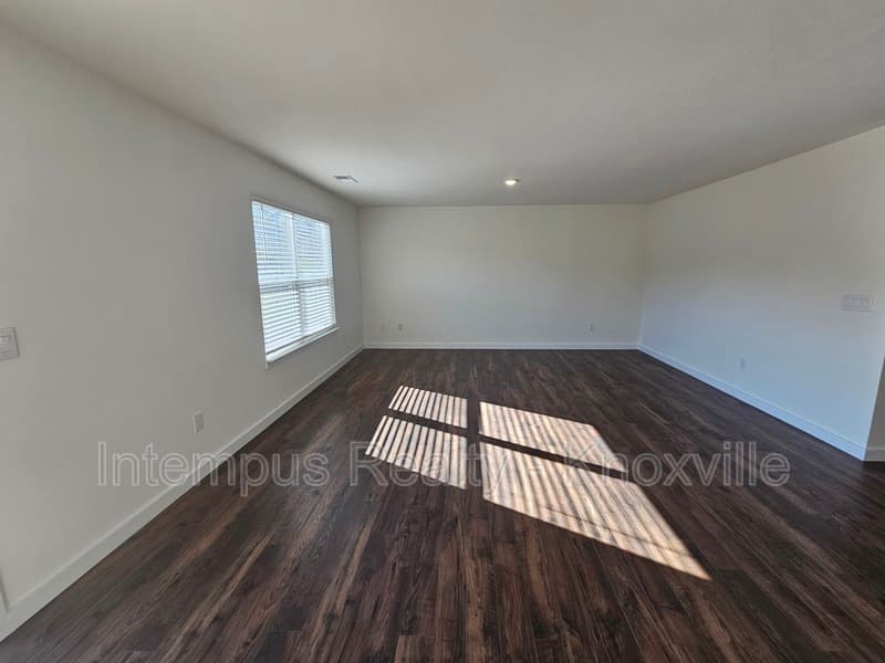 Knoxville House: 6820 Prospect Hill Way
