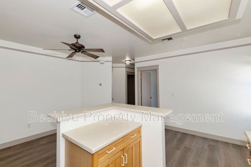 Phoenix House: 1301 W Monroe St