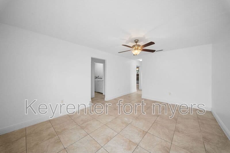 Fort Myers House: 11368 SUMMERWINDS CT