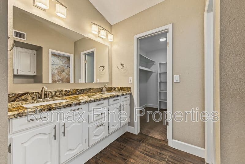 Phoenix House: 3306 E Taro Lane