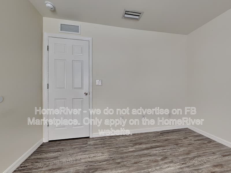 Englewood Condo: 11063 Pendleton Ave