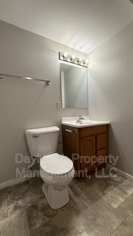 Fargo Condo: 1235 11 1/2 Street North - 1
