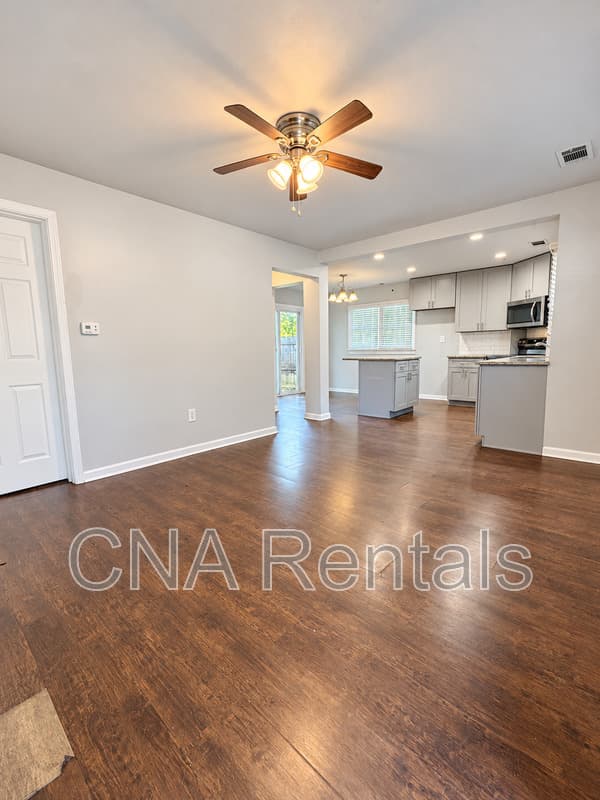 Smyrna House: 584 Taylor Dr SE