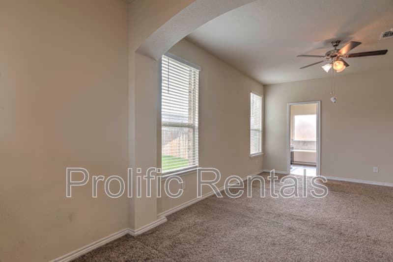 Killeen House: 5300 Primavera Lane