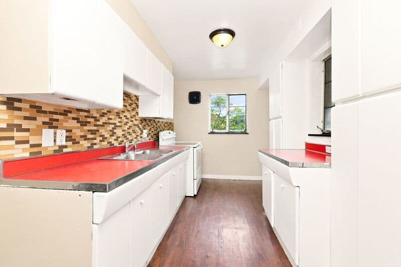 Dayton House: 960 Sherwood Dr
