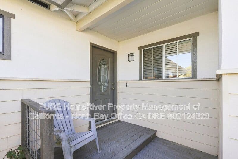 Rohnert Park House: 257 Allan Avenue