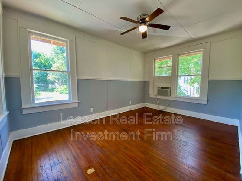 Shreveport House: 310 1/2 Kings Highway