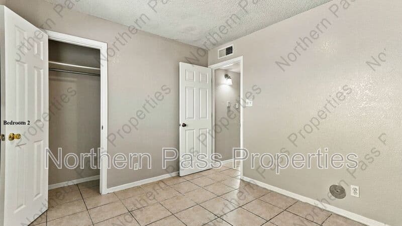 El Paso Condo: 216 S Schutz