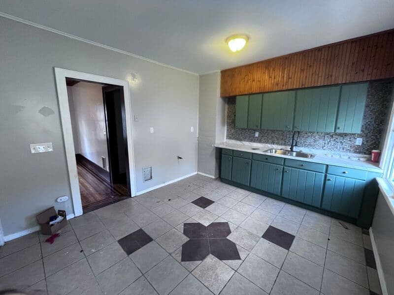Rochester Condo: 16-18 Hillendale St
