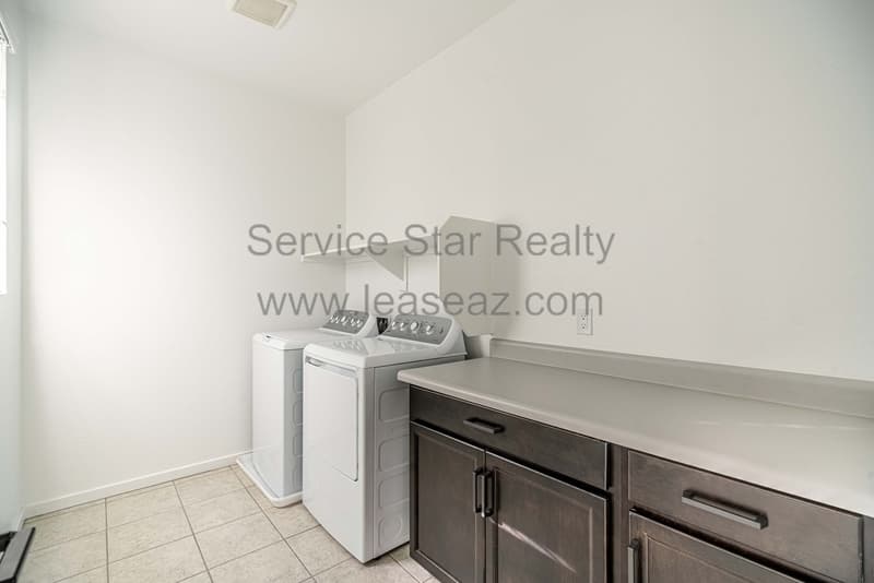 Chandler Townhome: 1141 W Diamondback Dr