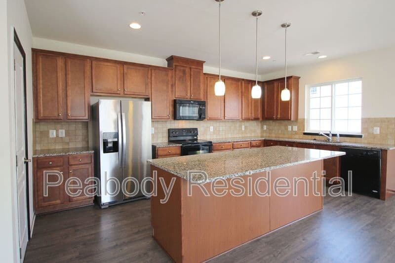 Woodbridge House: 14782 Mason Creek Cir