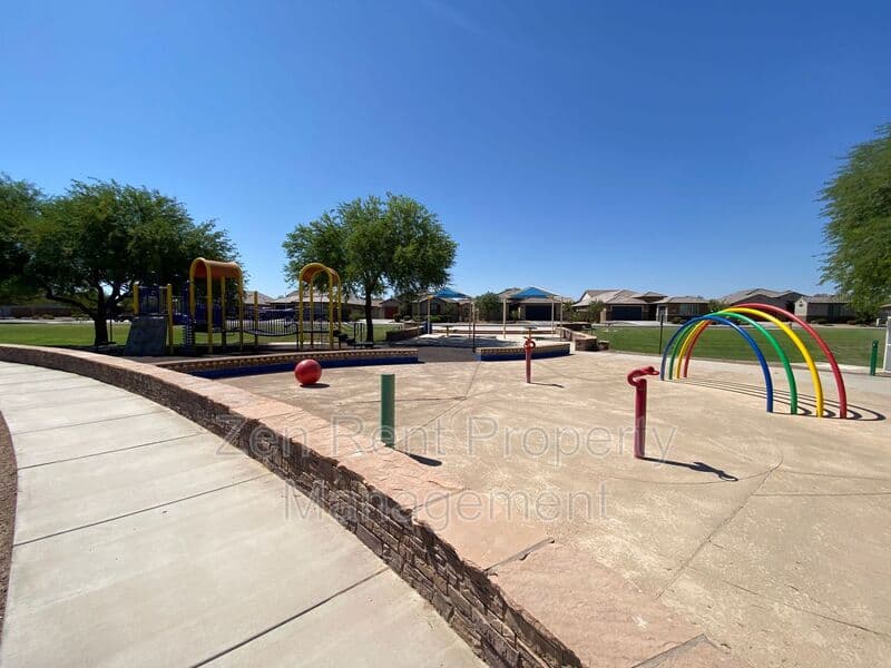 Maricopa House: 36971 W Oliveto Ave