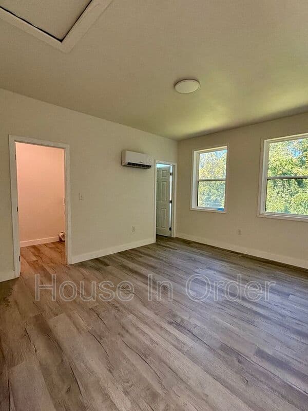 Rutherfordton House: 211 Cowan St