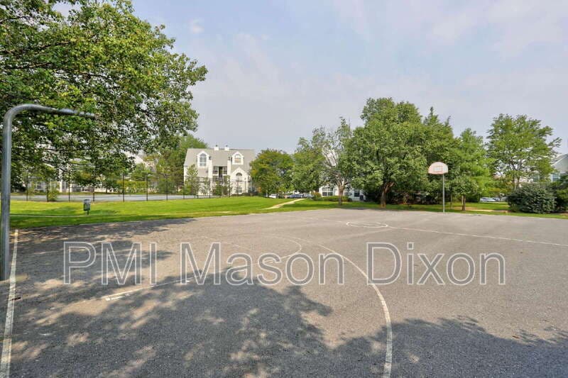 Laurel Condo: 14030 Vista Drive