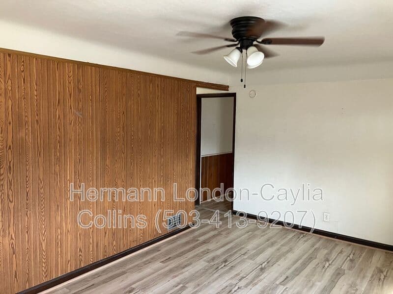 Saint Louis House: 5657 Sunbury Ave