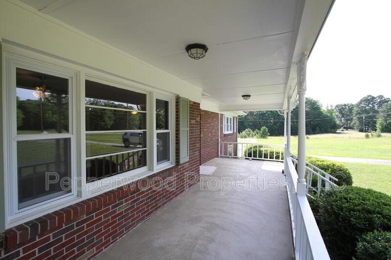 Pauline House: 5408 South Carolina HWY 215