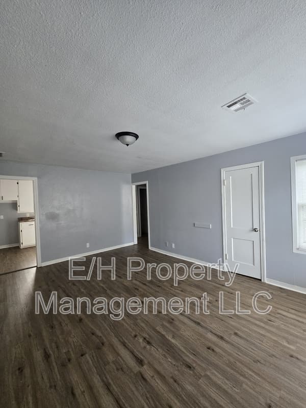Wichita House: 1338 North Volutsia