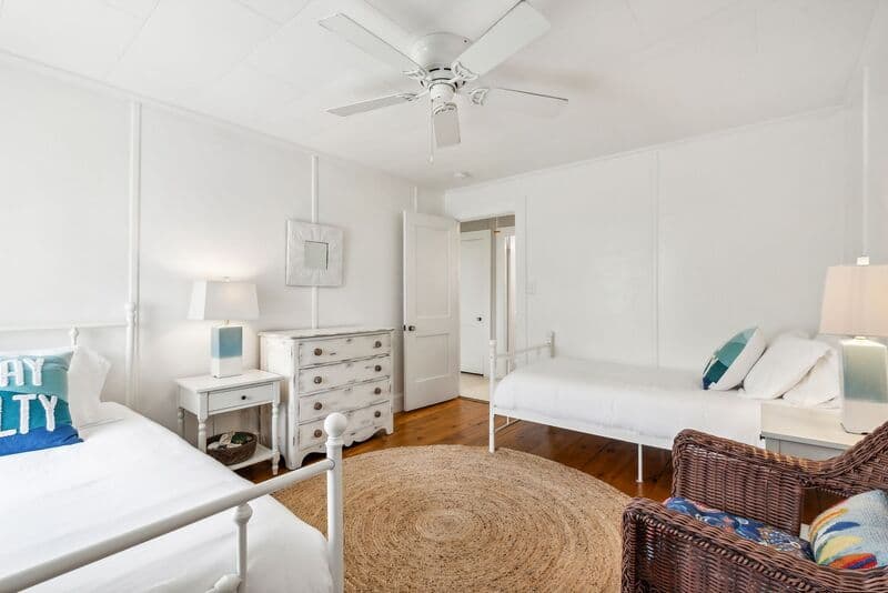 Wells House: 240 Island Beach Road