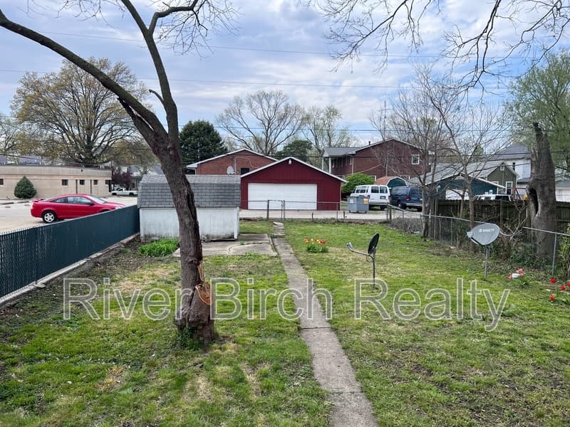 Springfield House: 719 N Eighth Street