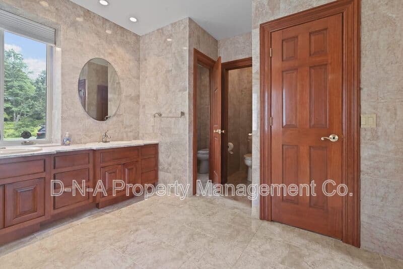 Mount Pocono House: 133 Montanesca Road