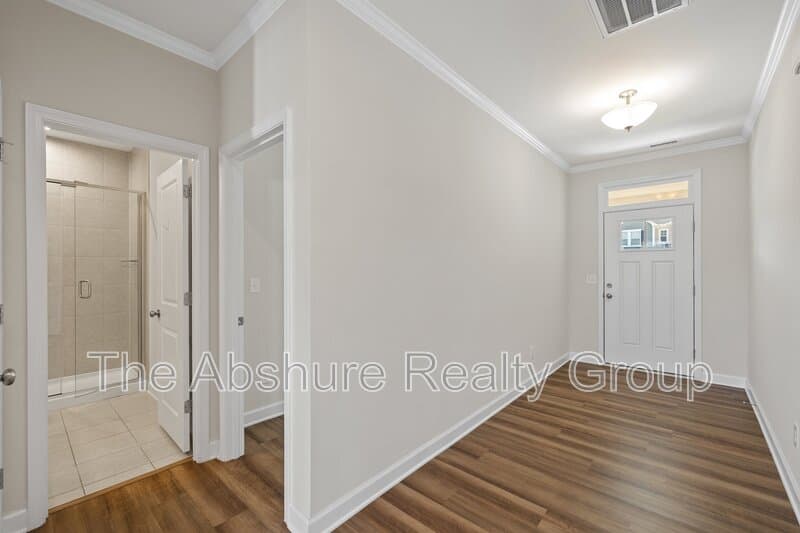 Fuquay-Varina House: 1511 Woodland Knoll Court