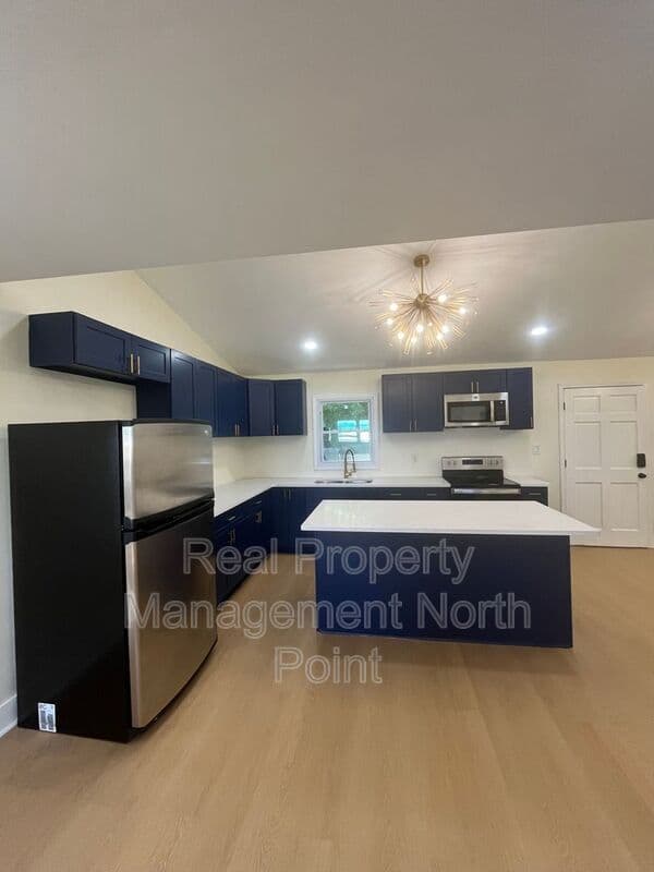 Atlanta House: 1645 Metropolitan Pkwy SW