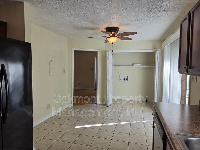 Fayetteville House: 7535 Hargrove Ct