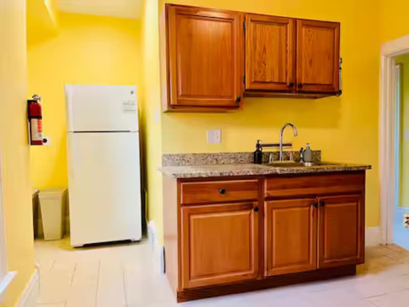 Ypsilanti Condo: 121 College Place