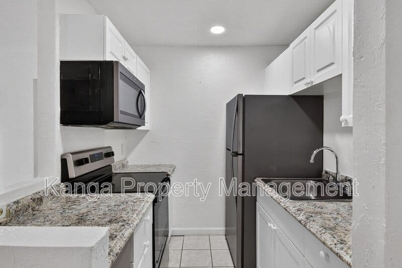 Boynton Beach Condo: 1 Crossings Circle