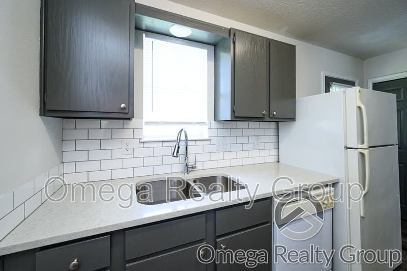 Columbiana Condo: 100 Egg And Butter Rd