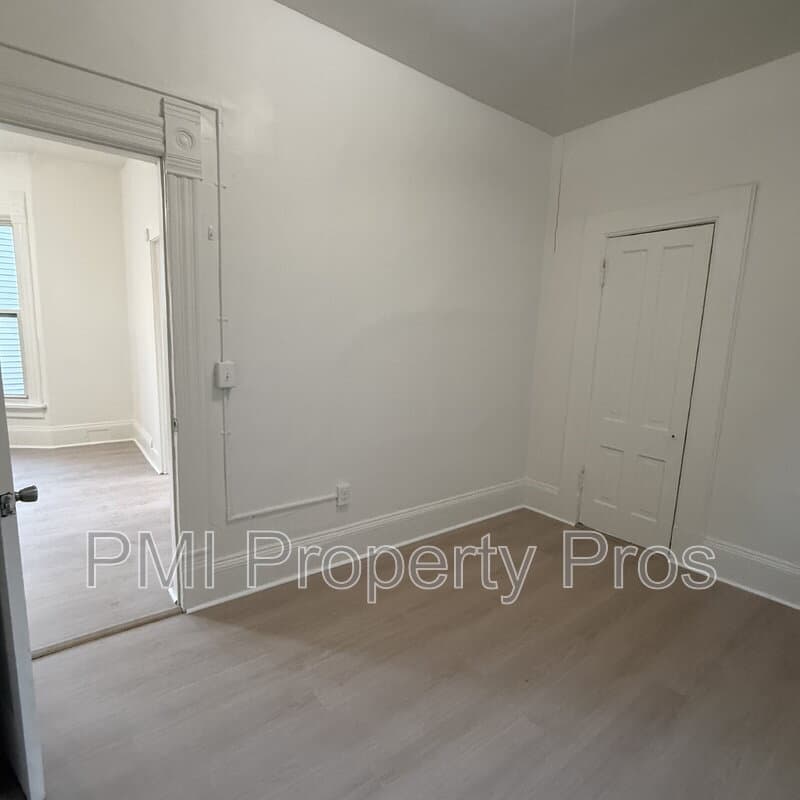 Milwaukee Condo: 2016 W Clybourn St