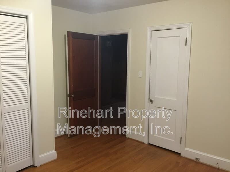 Rock Hill House: 1035 Candlewood Lane