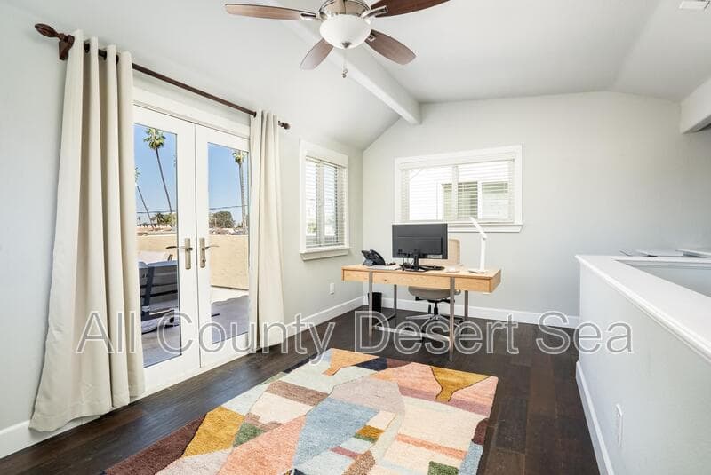 Huntington Beach House: 621 8th St