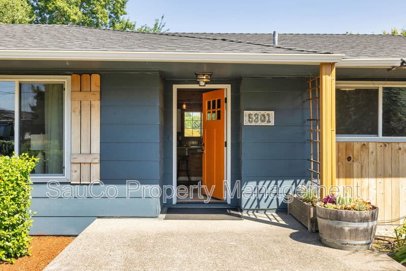 Gresham House: 5301 Southeast Welch Road