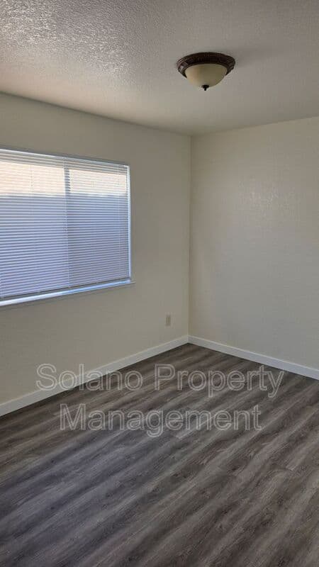 Vacaville House: 376 Marna Dr.