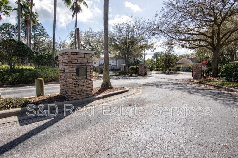 Brandon Townhome: 2308 Lake Woodberry Cir