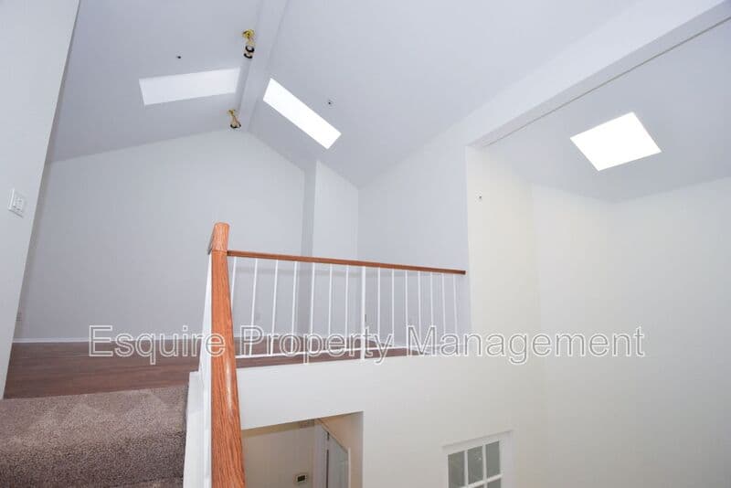 CAMARILLO House: 804 CALLE LOS GATOS