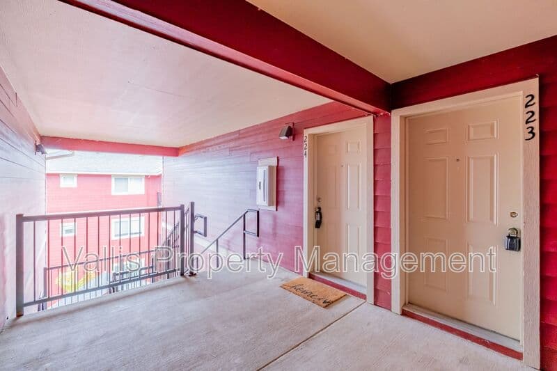 Molalla Condo: 13001 S Crompton Lane