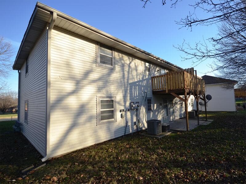 Lee's Summit Condo: 214 SE Wingate St - A