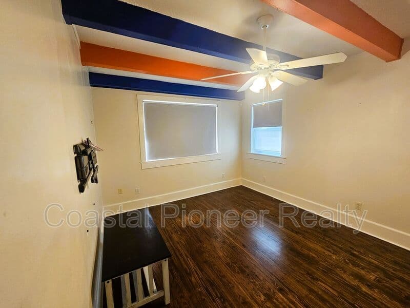 Tampa House: 7301 N 13th St