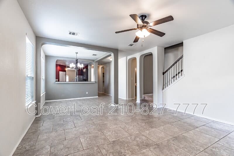 Schertz House: 764 Clearbrook Ave