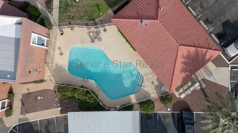 Phoenix Condo: 16602 N 25th St