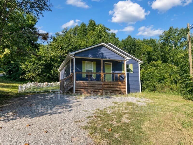Cumming House: 5390 Valley Drive