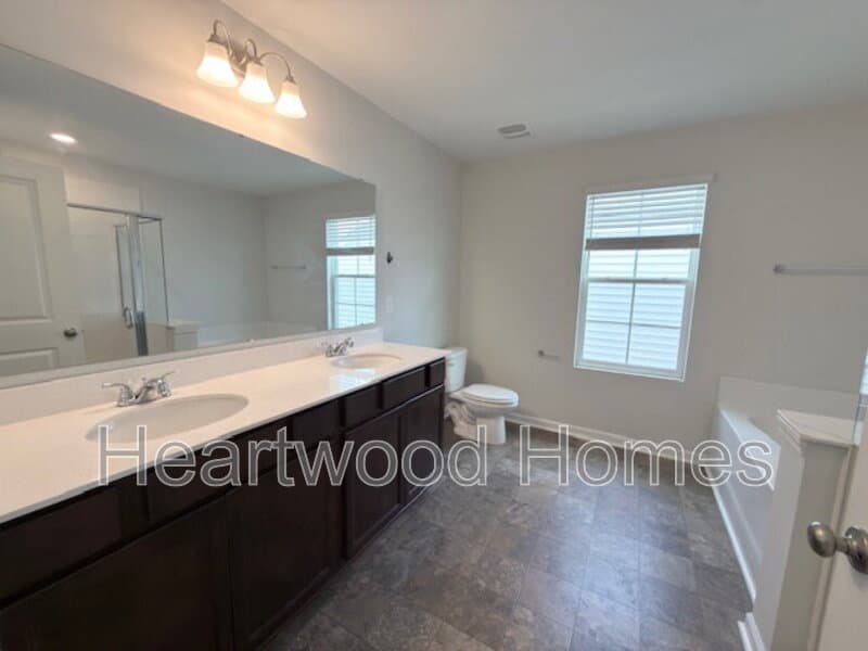 Elgin House: 406 Eclipse Lane