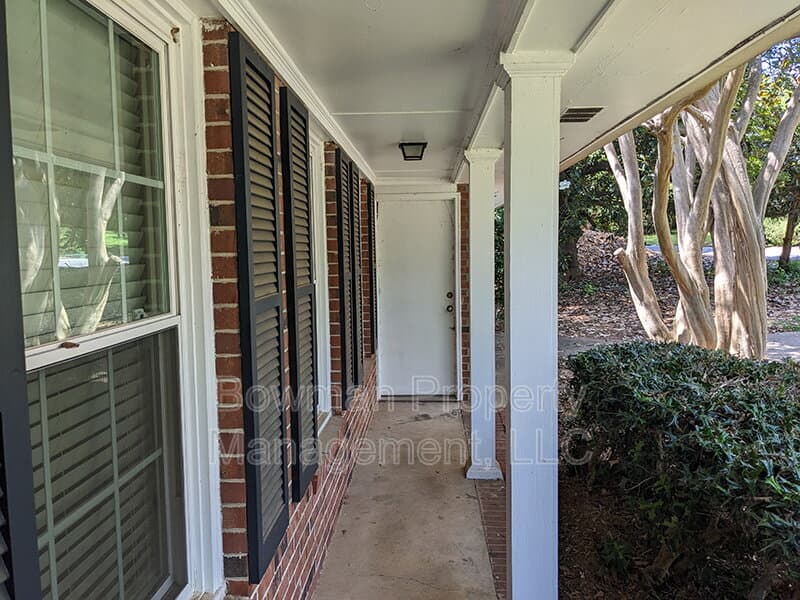 Athens House: 115 Davis Estates Rd