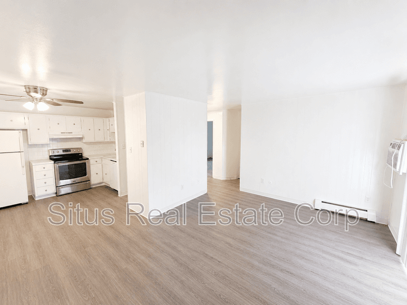 Lakewood House: 1330 Zephyr St.