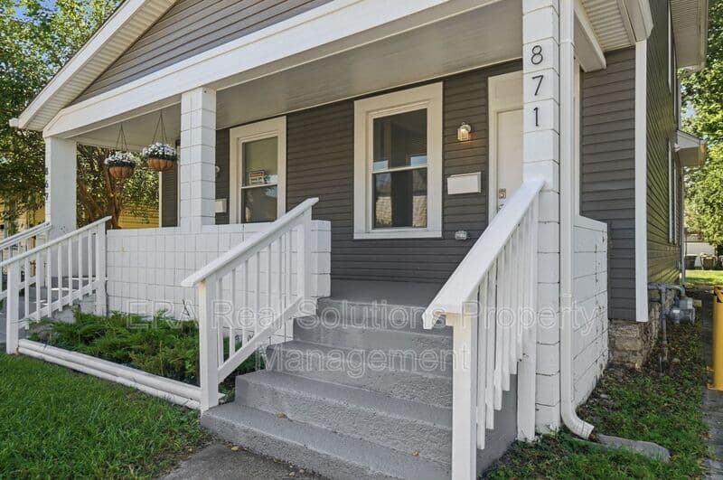 Columbus Condo: 871 Bellows Ave