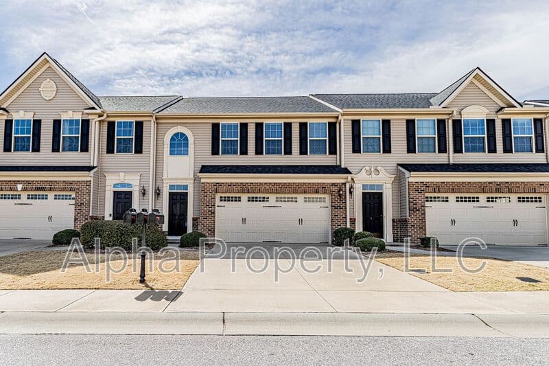Greer Townhome: 12 Irvington Dr